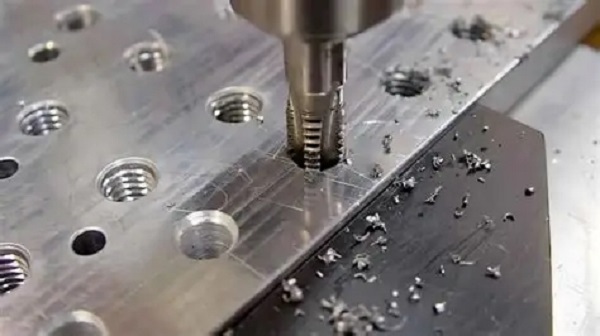 Tipos de Agujeros en Mecanizado: Guía Completa para la Fabricación