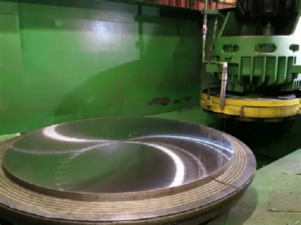 ¿Rectificado Blanchard: la mejor opción para superficies planas de gran tamaño?