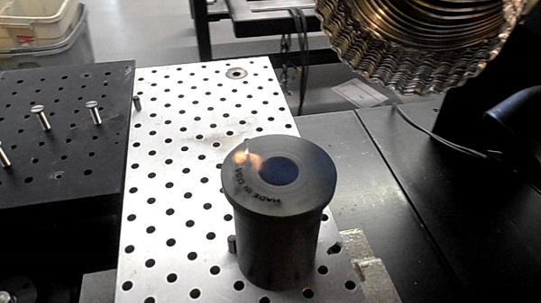 Corte por láser de Delrin®: ¿Es la mejor opción para piezas técnicas de plástico?