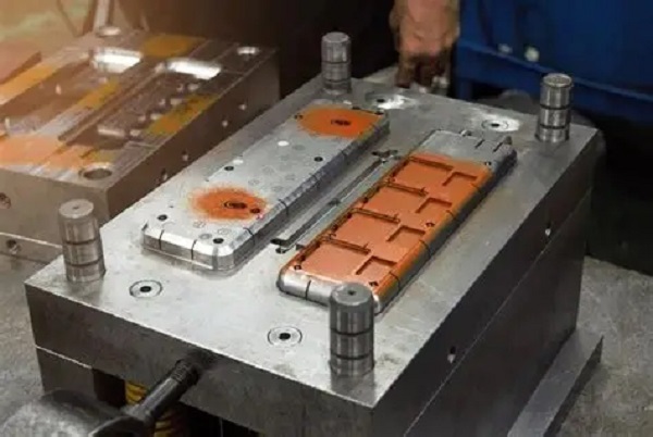 Moldeo por inyección rápido: ¿Cómo obtener piezas en solo 5 días?